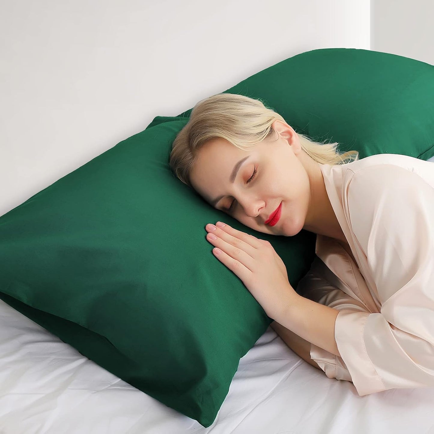 Warmstar Cotton Pillow Cases Queen Size Set of 2, 600 Thread Count Pillowcases 20x30 Inches, Soft Long Staple Cotton Pillowcases Breathable with Envelope Closure,Dark Green