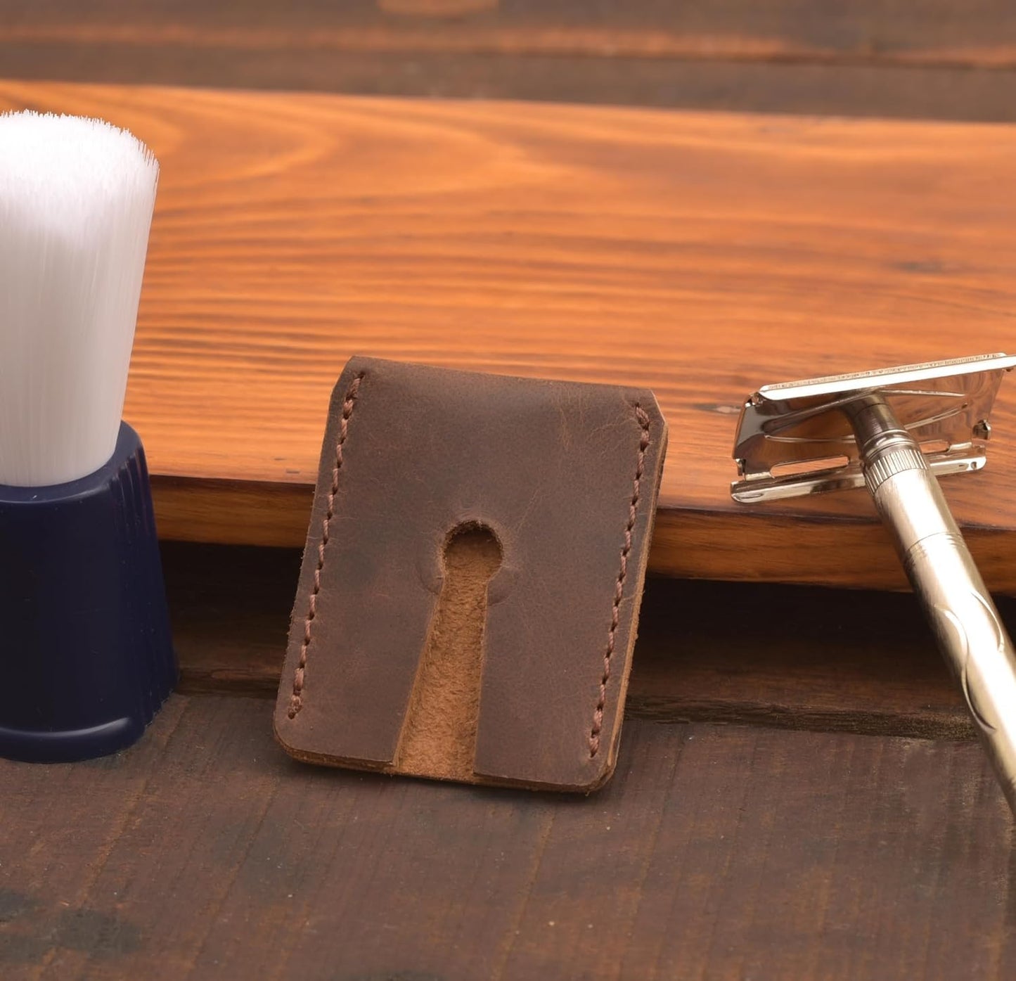 Leather Safety Razor Cover – Double Edge Protector, Travel Shaving Pouch, Snap-On Head Guard, Durable Leather Case for DE Blades, Compact Shaving Accessory Pouch