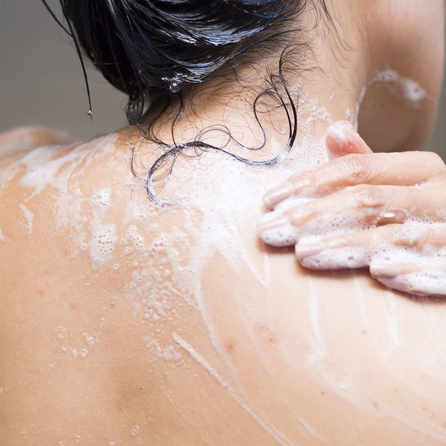 Neutrogena Body Clear Acne Treatment Body Wash with Salicylic Acid Acne Medicine, Pink Grapefruit Body Acne Cleanser to Prevent Breakouts on Back, Chest & Shoulders, 8.5 fl. oz, 3 Pack