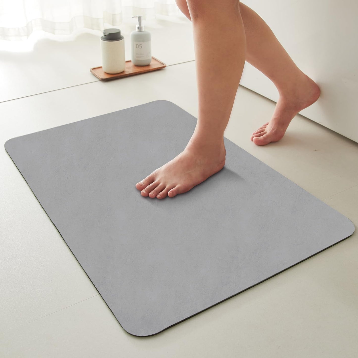 Bathroom Mat Quick Dry, Bathroom Rugs Non Slip Washable Thin Absorbent Bath Mat Fits Under Door Bathroom Floor Mat Perfect for Bath, Shower, or Sink 20"x30" Light Grey