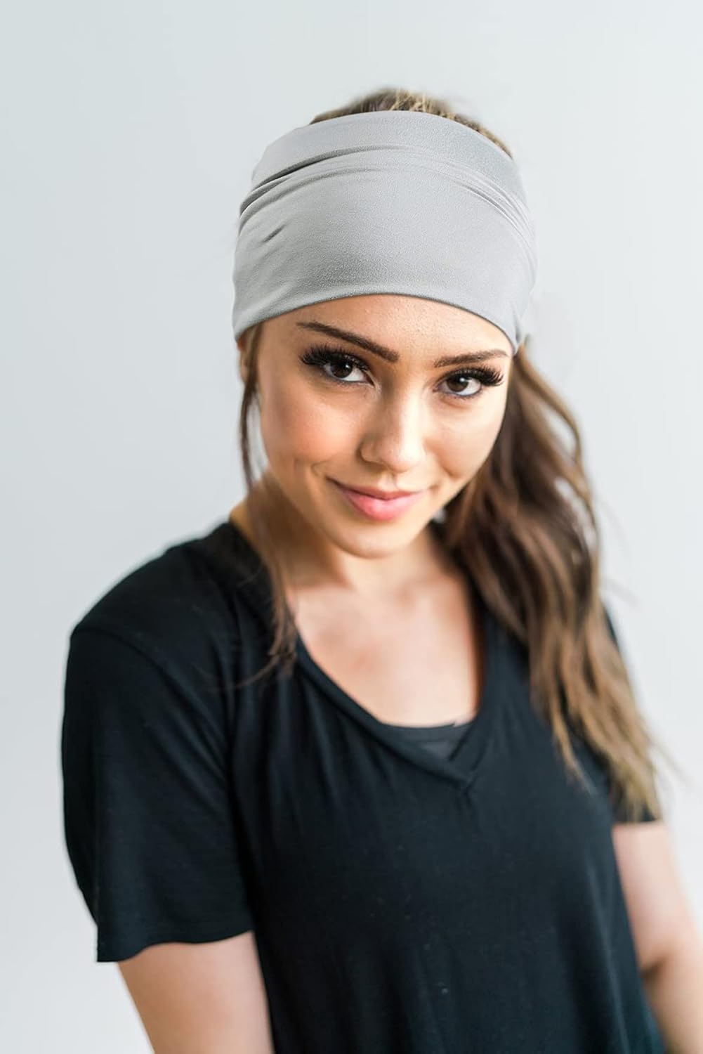 GiLi 2 Pack Wide Headbands for Women Boho African Knotted Non Slip Fashion Hair Bands Yoga Running Sports Workout Gym Head Wraps Elastic Soft Cotton Cloth Turbans Bandana for Girls(Light Grey, Skin)