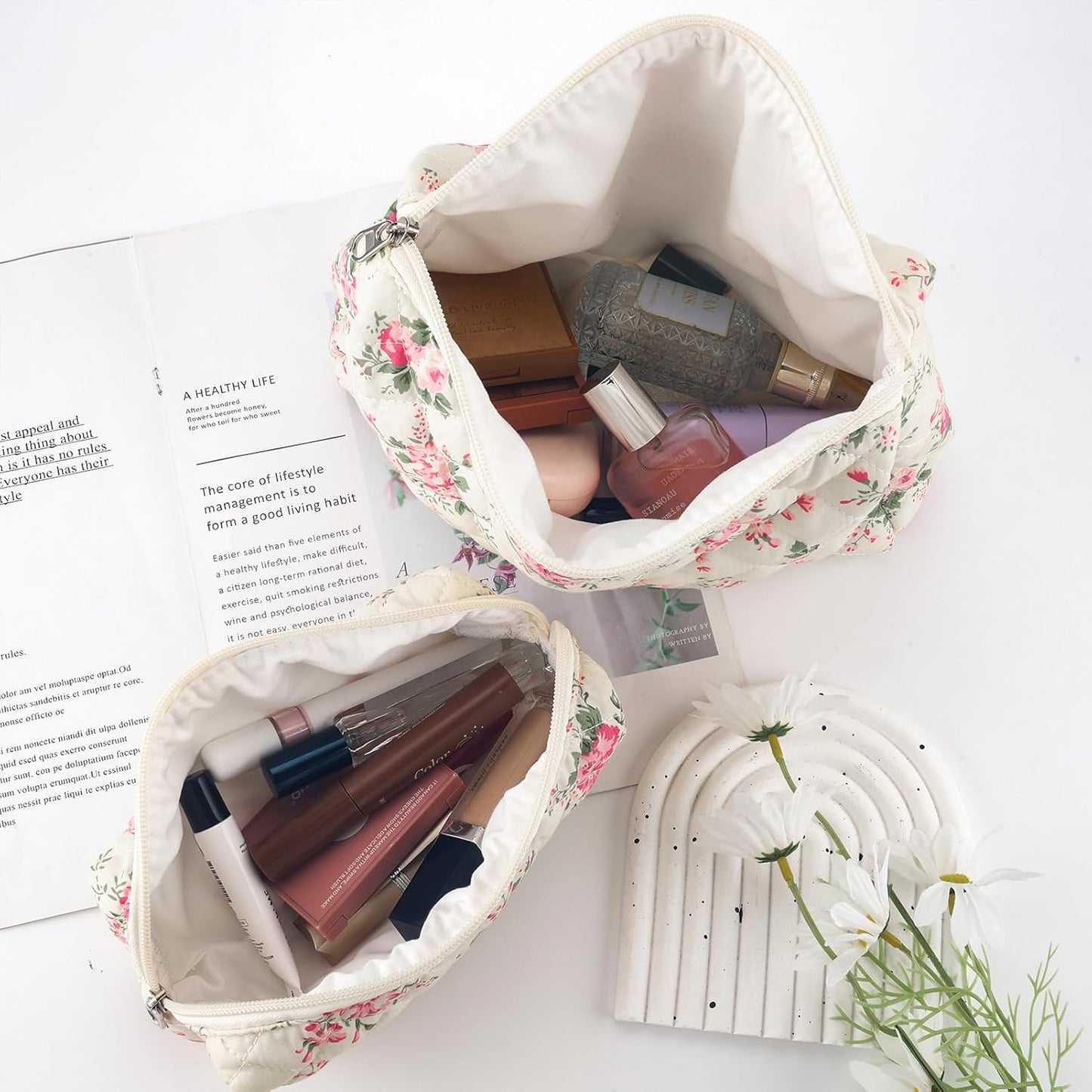 2Pcs Quilted Cotton Makeup Bag Large Travel Makeup Pouch Small Brush Holder Set for Women Floral Coquette Makeup Bag Cute Aesthetic Cosmetic Bag Blue Toiletry Organizer Storage Bag Big Zipper Pouch