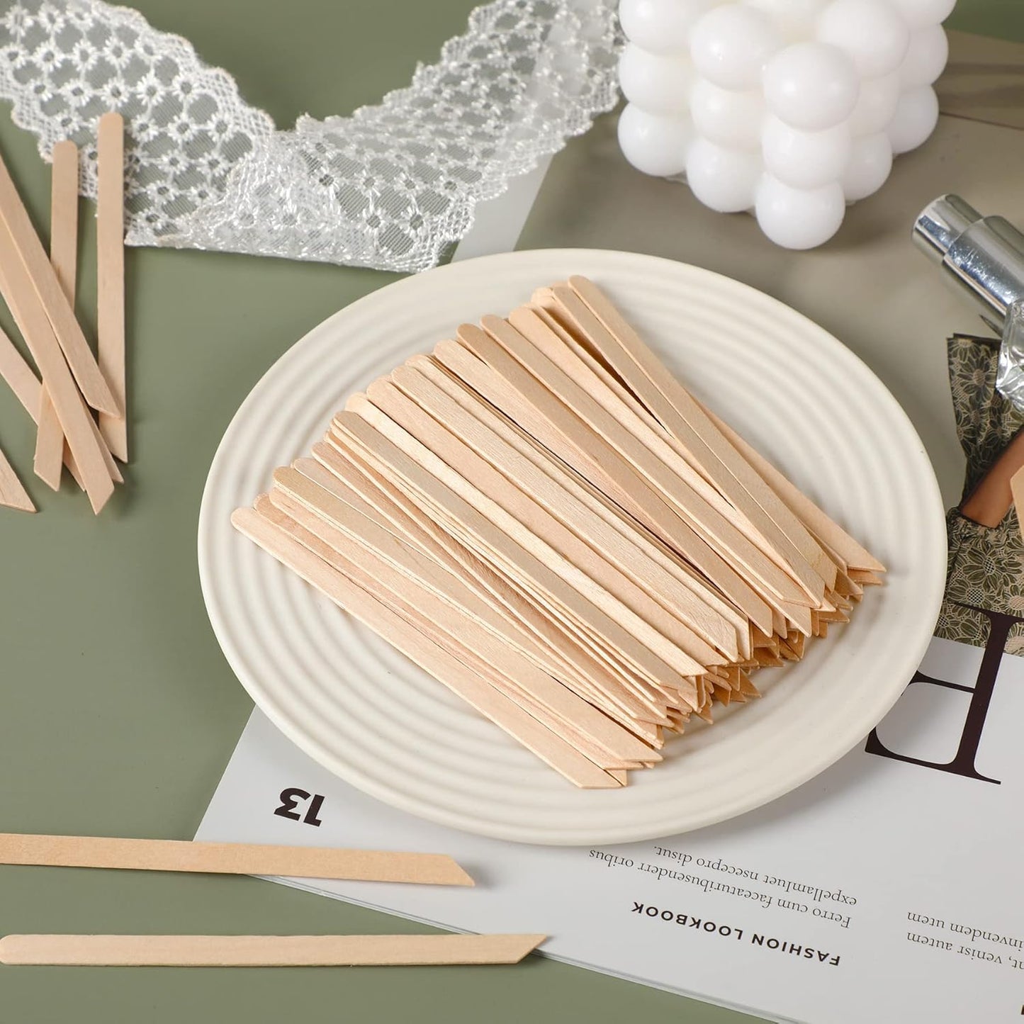 JANYUN 200 Pcs Eyebrow Waxing Sticks Wax Applicator, Wood Waxing Spatulas for Body Eyebrow Lip Nose and Small Hair Removal Sticks(Slanted Handle)