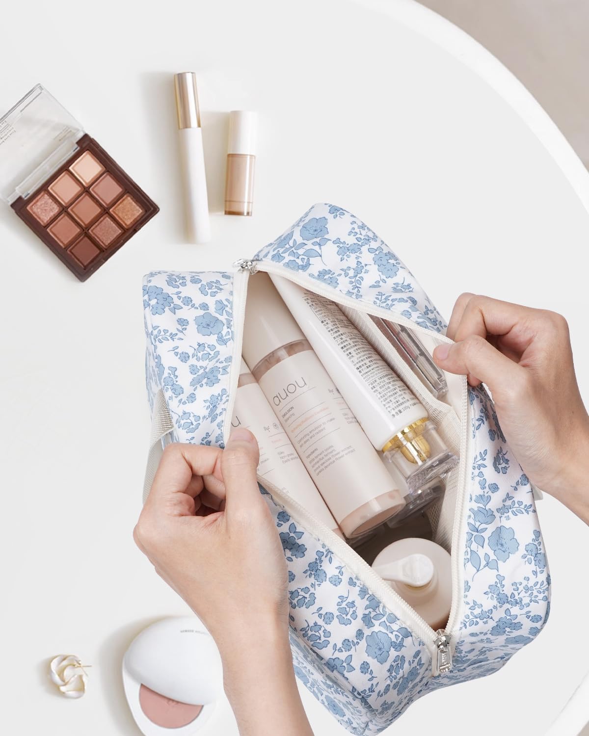 Narwey Full Size Toiletry Bag Women Large Cosmetic Bag Travel Floral Makeup Bag Organizer Medicine Bag for Toiletries Essentials Accessories (Little Blue Flower,Large)