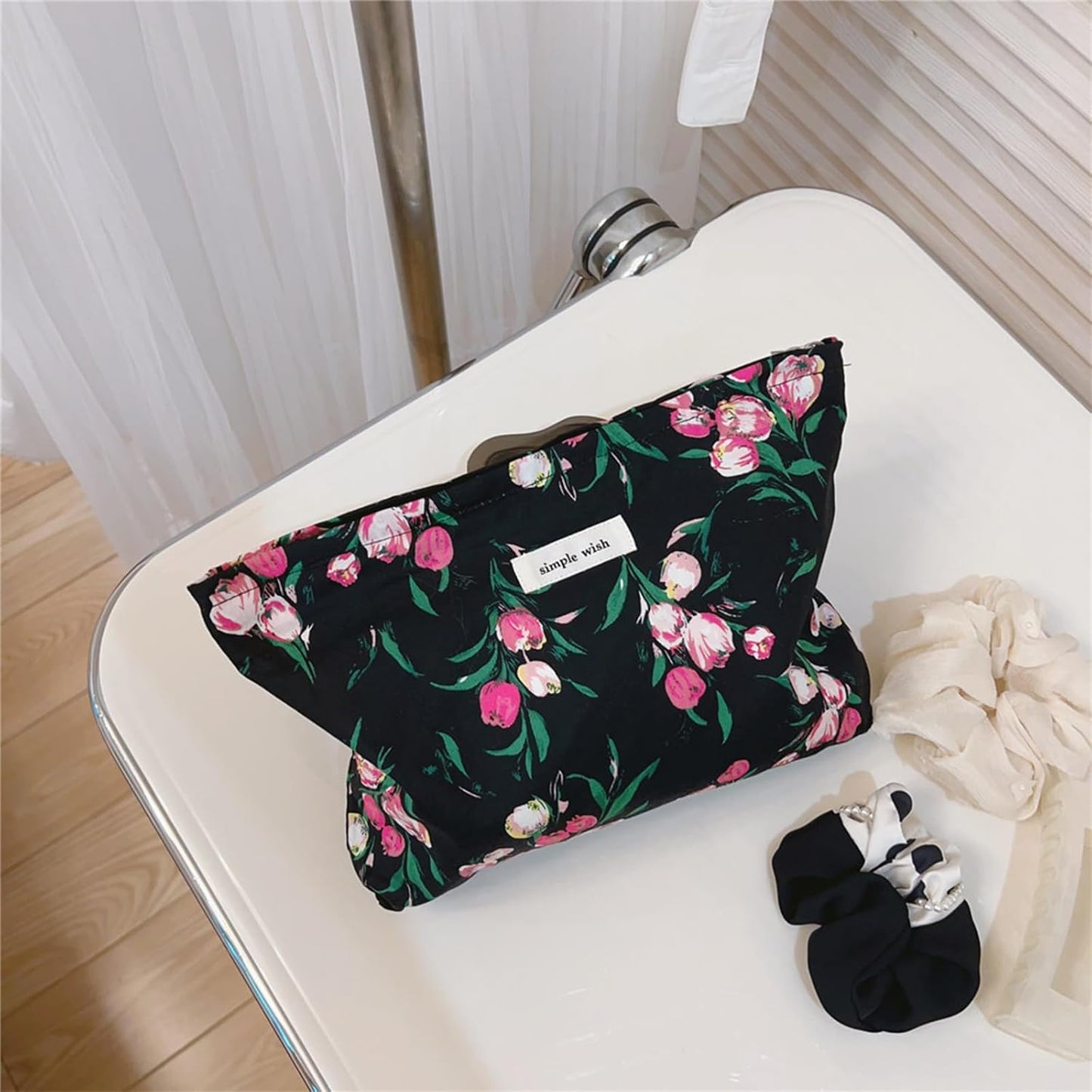 Wudygirl Makeup Bag Aesthetic Makeup Pouch Toiletry Bag Canvas Cosmetic Bag for Women and Girls Large Capacity Travel Makeup Bag Cute Pencil Pouch with Zipper (Black and Red Floral)