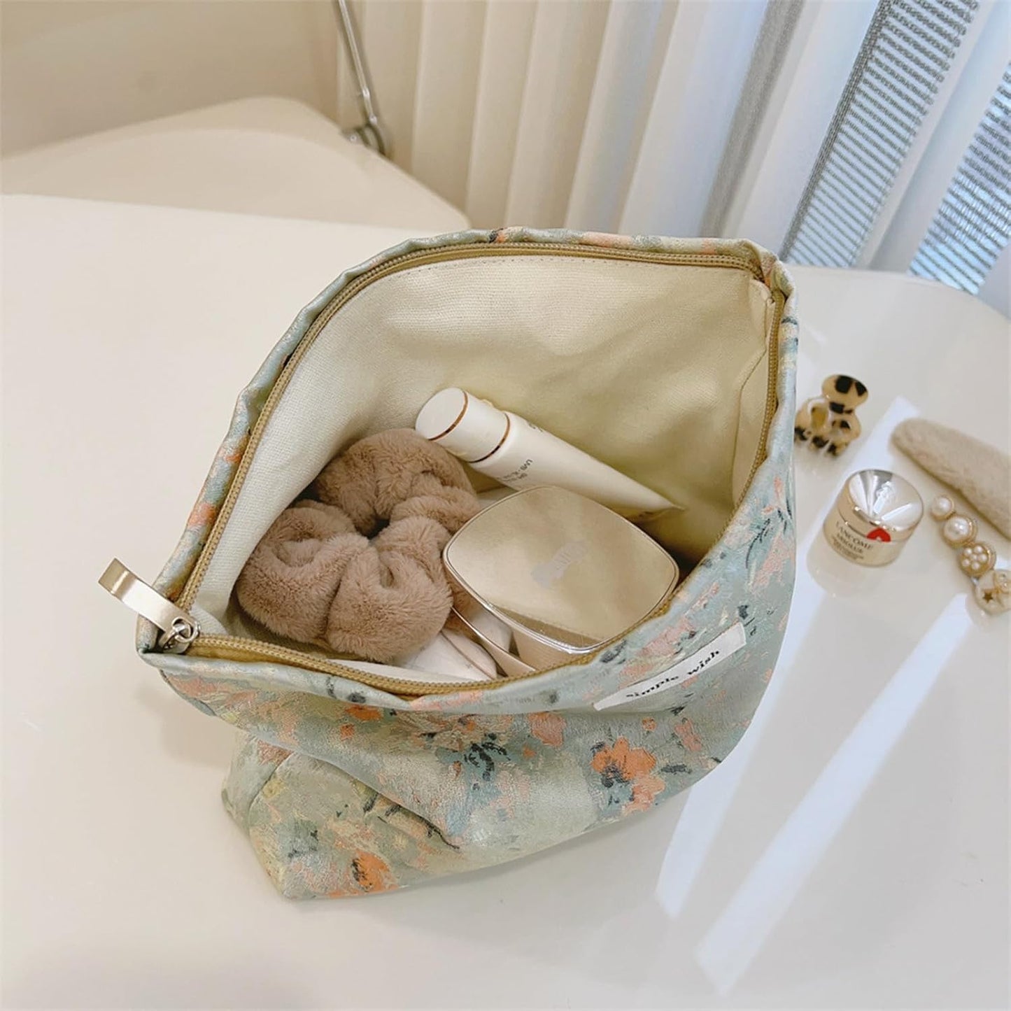 Wudygirl Aesthetic Makeup Bag Large Capacity Cosmetic Bag Canvas Makeup Pouch Toiletry Bag for Women and Girls Travel Floral Make up Bag Makeup Organizer with Zipper (Oli Rose)