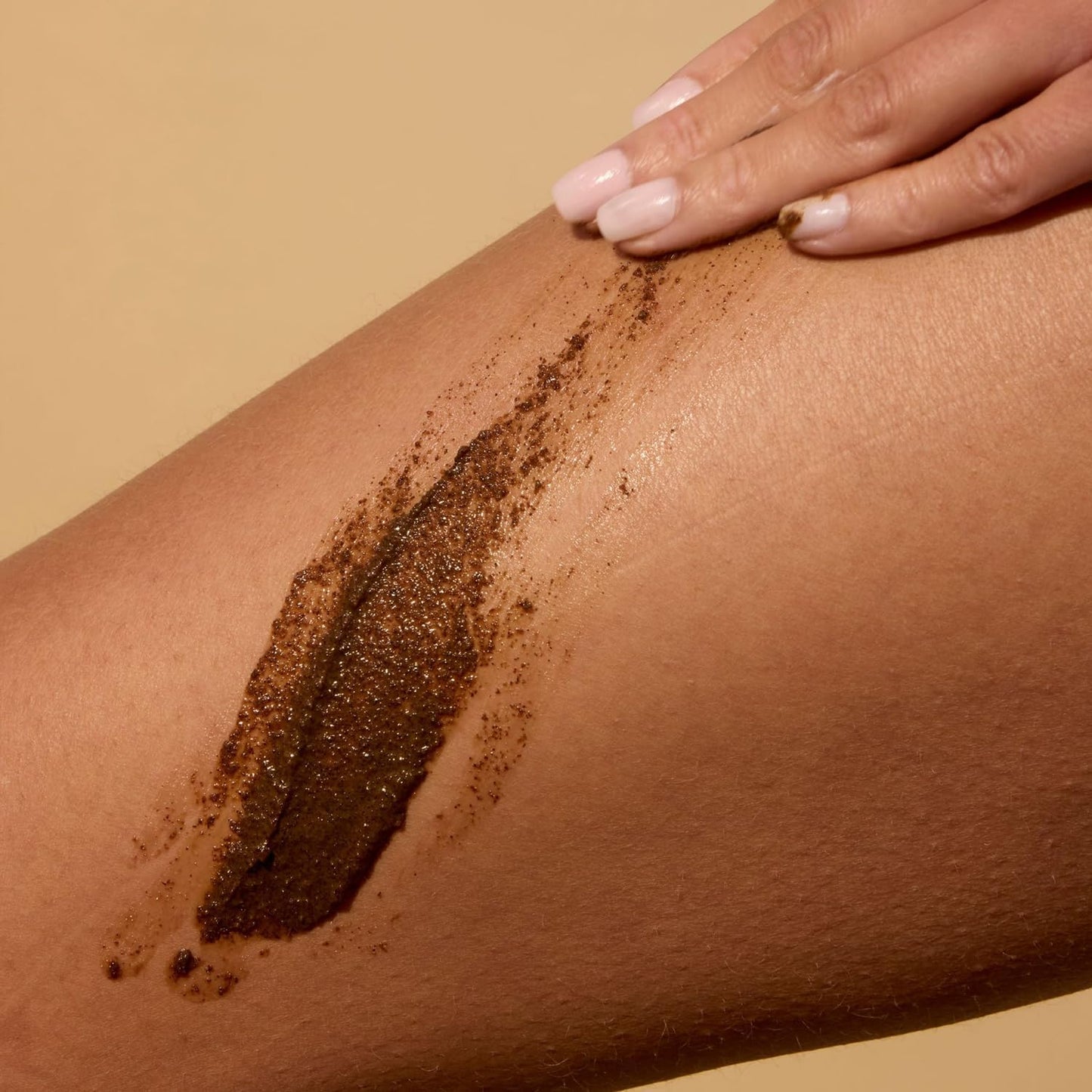 Acure Brightening Body Scrub - Exfoliating Body Scrub with Sea Salt, Scrubber for Men & Women to Smooth Sensitive Skin & Remove Dead Skin Cells, Exfoliator with Clay & Niacinamide Extract - 6 fl oz