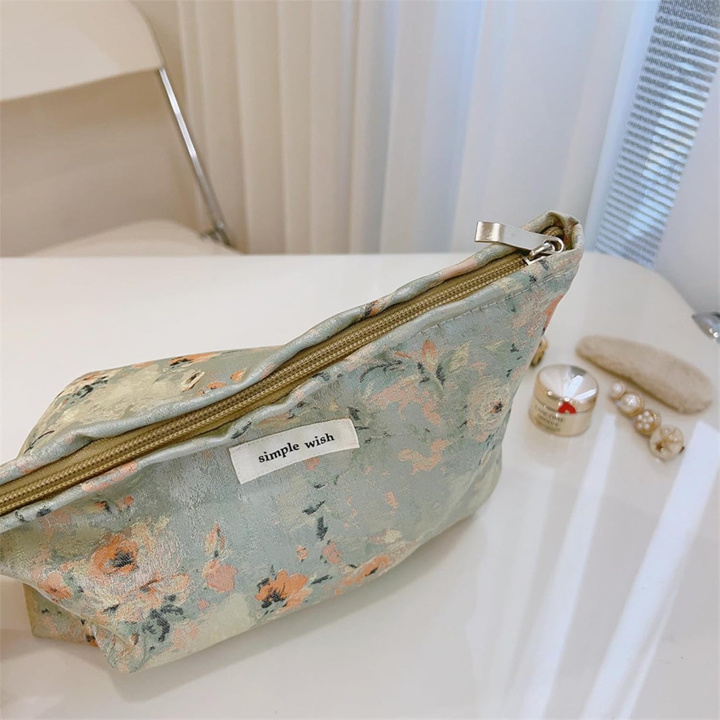 Wudygirl Aesthetic Makeup Bag Large Capacity Cosmetic Bag Canvas Makeup Pouch Toiletry Bag for Women and Girls Travel Floral Make up Bag Makeup Organizer with Zipper (Oli Rose)