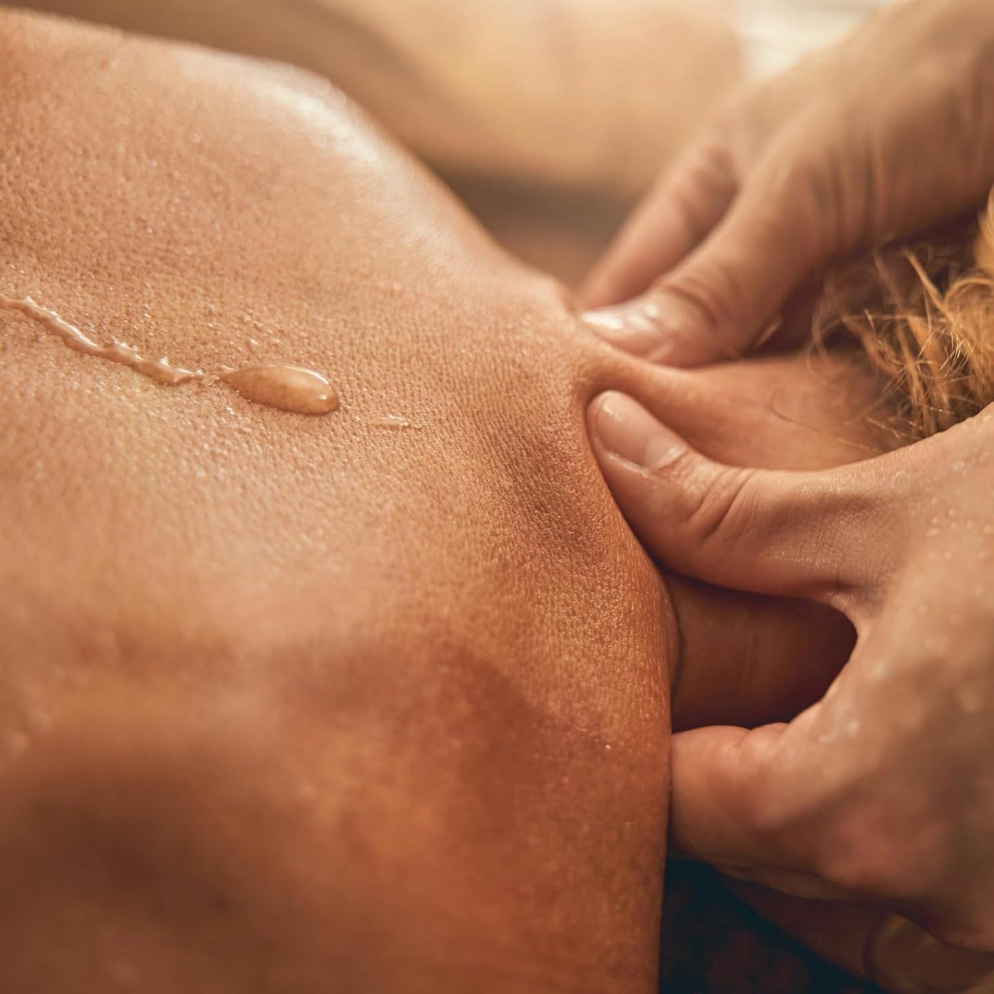 MELONY Massage Candle 8.1Oz Moisturizing Luxurious Relaxing Essential Oil Body Massage Candle for Home Spa (Frankincense)