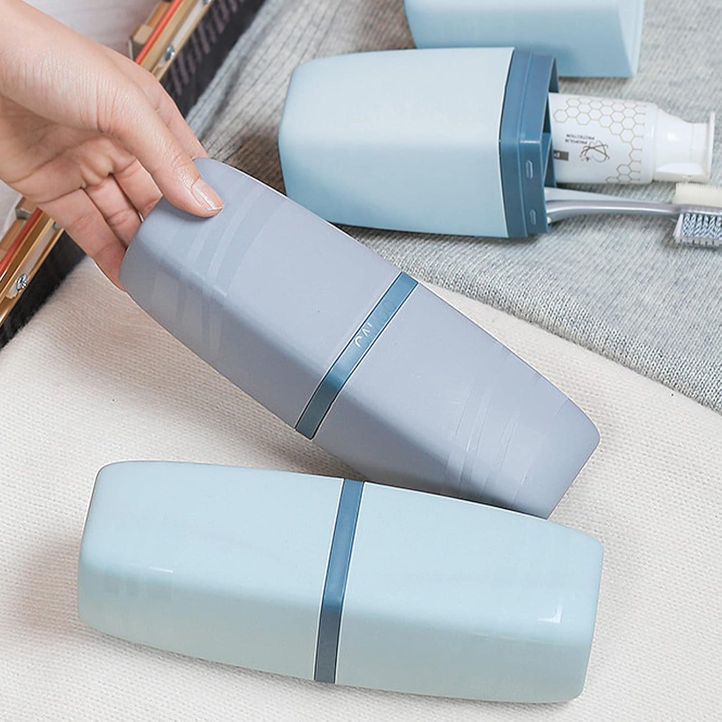 2 PCS Travel Toothbrush Case, Portable Multifunctional Toothbrush Holder, Toothbrushes Toothpaste Separate Storage Wash Cup for Business Trip, Camping