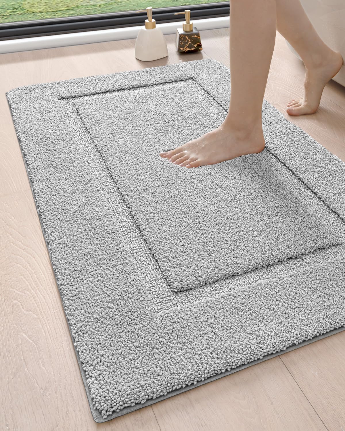 DEXI Bathroom Rugs 43x24, Washable Non Slip Bath Mat for Shower Floor, Absorbent Quick Dry Bathmat with Rubber Backing, Ultra Soft Plush Carpet for Tub, Light Grey