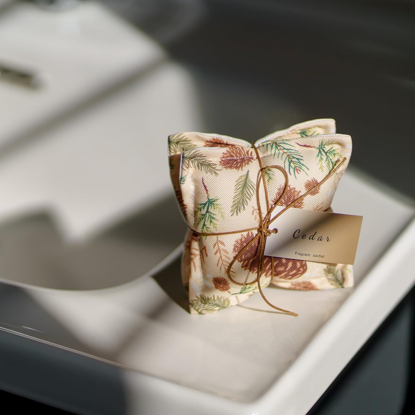 AUCUDA 4 Packs Cedar Scented Sachet Bags for Drawers and Closets, Potpourri Packets for Women Clothes, Handcraft Wedding Fragrance Mesh Pillow Summer, Bedroom Indoor Organza Fresheners Dried.