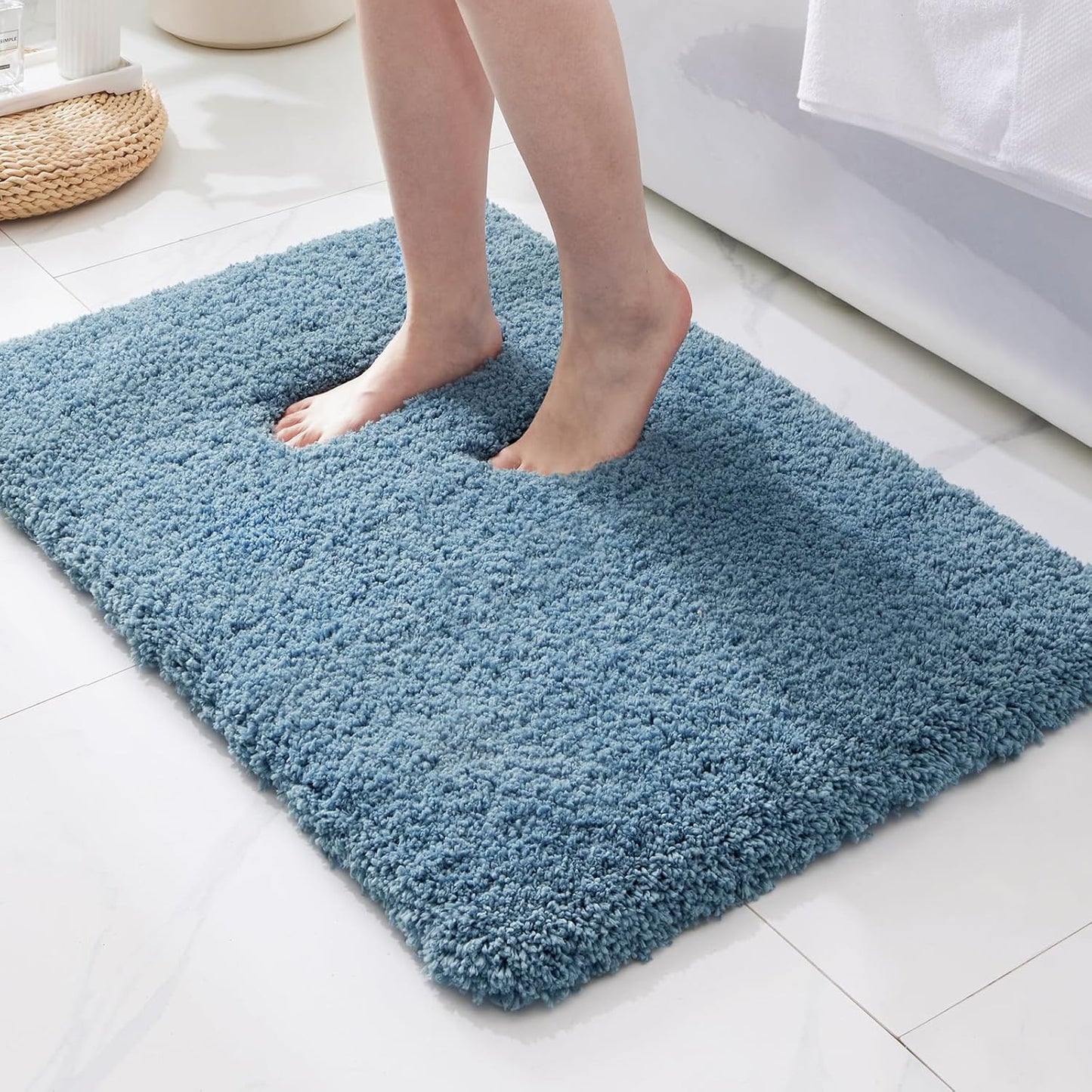 ILANGO Blue Bathroom Rugs 32" × 20" Non Slip & Super Absorbent Extra Thick Soft, Washable Bath Mat for Floor, Microfiber Plush Shaggy Bath Rug with Rubber for Bathtub Shower Room Sink