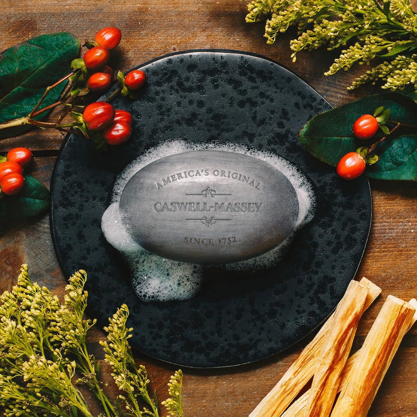 Caswell-Massey Sandalwood Natural Bar Soap for Men & Women, Moisturizing Body Soap Bar for All Skin Types, Made with Essential Oils & Plant-Based Formula for Soft Skin, Made in USA, 5.8 oz