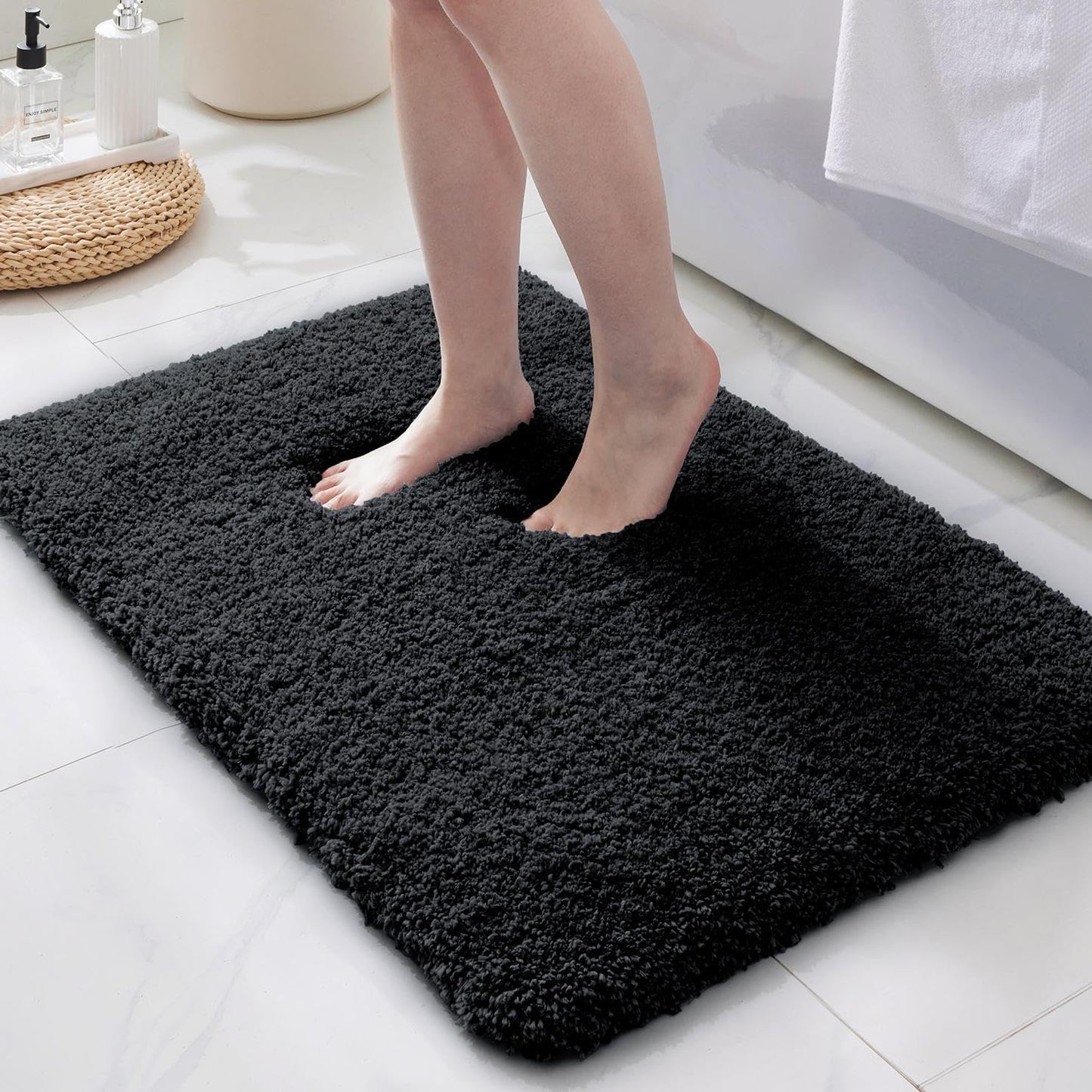 ILANGO Black Bathroom Rugs 24" × 17" Small Non Slip & Super Absorbent Extra Thick Soft, Washable Bath Mat for Floor, Microfiber Plush Shaggy Bath Rug with Rubber for Bathtub Shower Room Sink