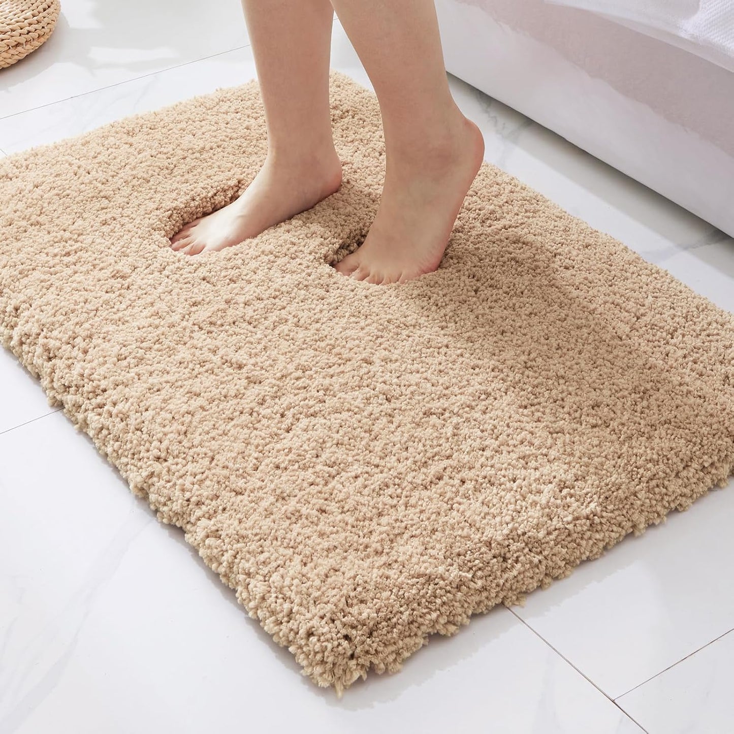 ILANGO Beige Bathroom Rugs 36" × 24" Non Slip & Super Absorbent Extra Thick Soft, Washable Bath Mat for Floor, Microfiber Plush Shaggy Bath Rug with Rubber for Bathtub Shower Room Sink