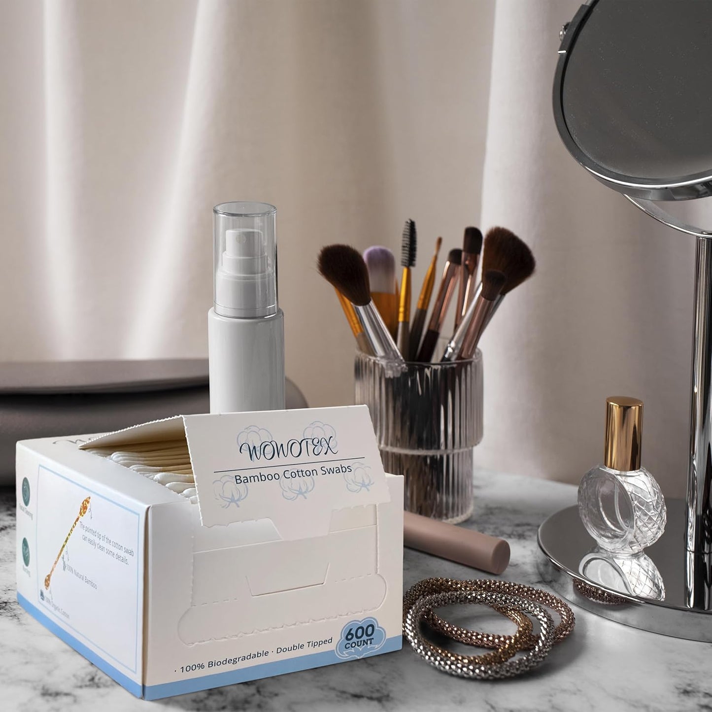 Bamboo Cotton Swabs 600 Count/1 Box, One Pointed Tip and One Rounded Tip, Biodegradable Cotton Buds with Organic Bamboo Sticks, for Ear Wax Removal, Draw the Eyeliner, Nail Polish Touch-ups