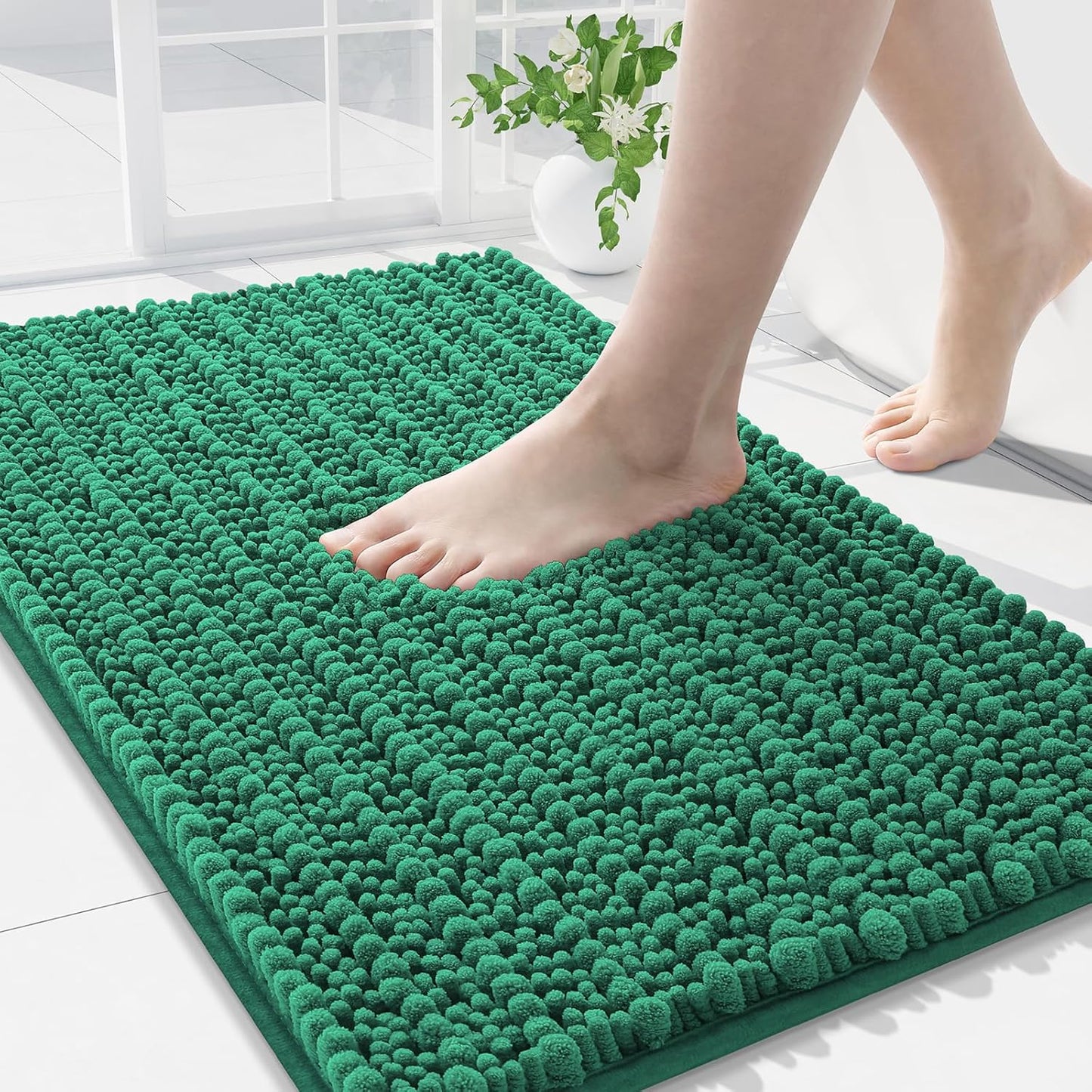 Arotive Luxury Chenille Bathroom Rug Mat, Extra Soft Thick Absorbent Shaggy Bath Rugs, Non-Slip Machine Wash Dry, Plush Bath Mats for Bathroom, Shower and Tub, 30x20, Emerald