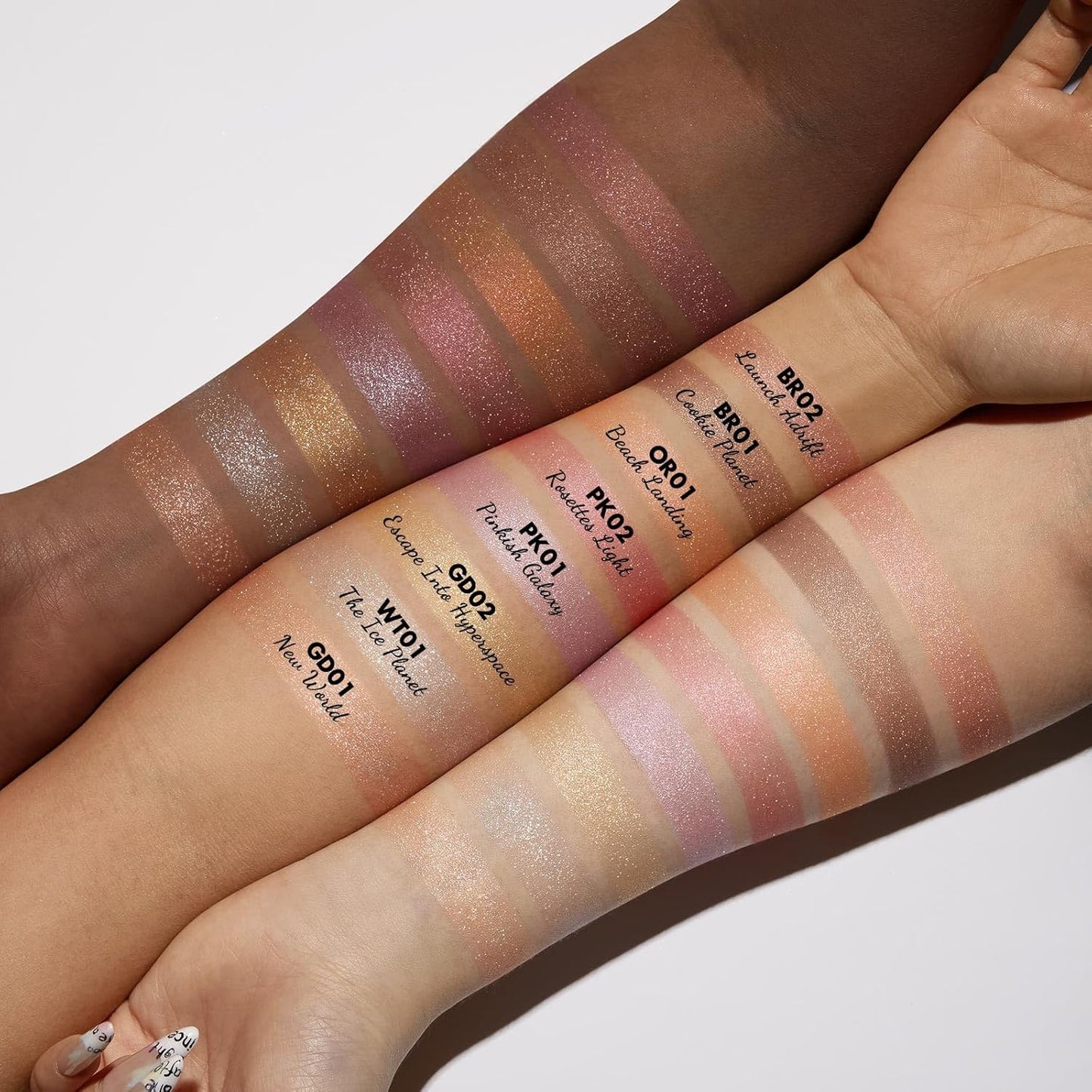 FOCALLURE Shimmer Face Highlighter Makeup Powder, Gel to Powder Glow Finish, Leaving a Lightweight & Healthy Radiance, Long Lasting Luminous Face Body Highlighter Makeup,GD02 Escape Into Hyperspace