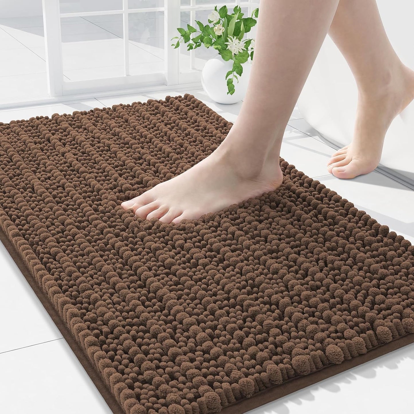 Arotive Luxury Chenille Bathroom Rug Mat, Extra Soft Thick Absorbent Shaggy Bath Rugs, Non-Slip Machine Wash Dry, Plush Bath Mats for Bathroom, Shower and Tub, 30x20, Mocha