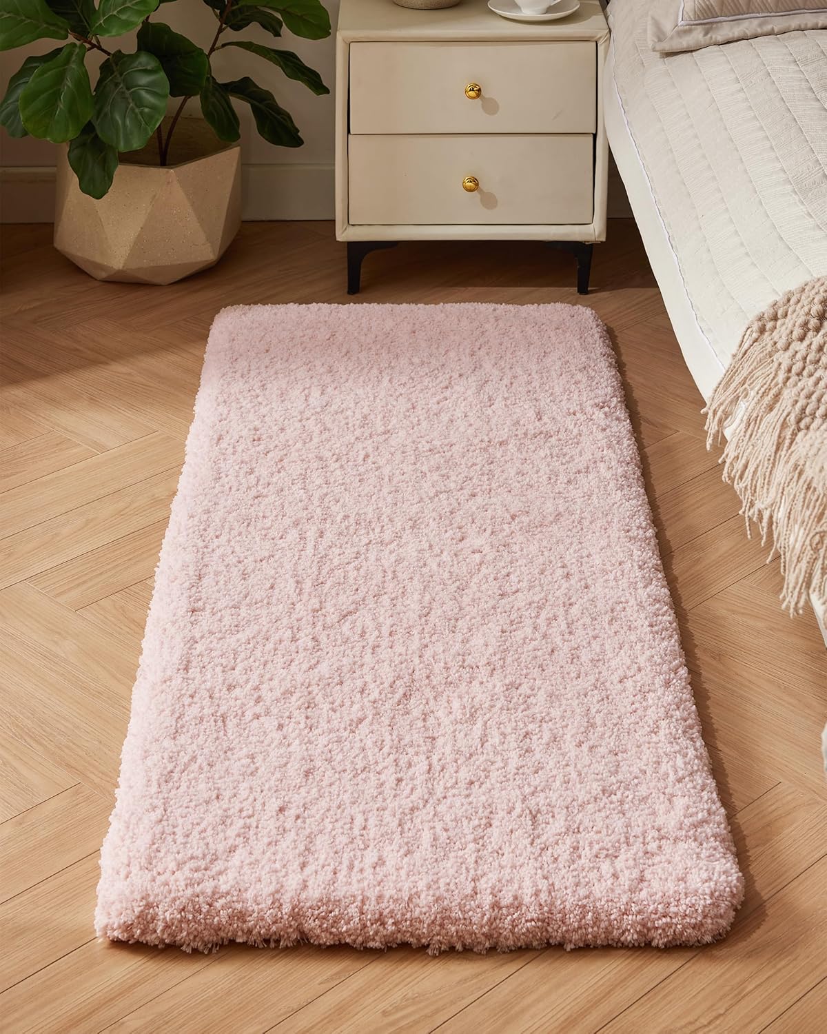 ILANGO Pink Bathroom Rugs 48" × 24" Non Slip & Super Absorbent Extra Thick Soft, Washable Bath Mat for Floor, Microfiber Plush Shaggy Bath Rug with Rubber for Bathtub Shower Room Sink